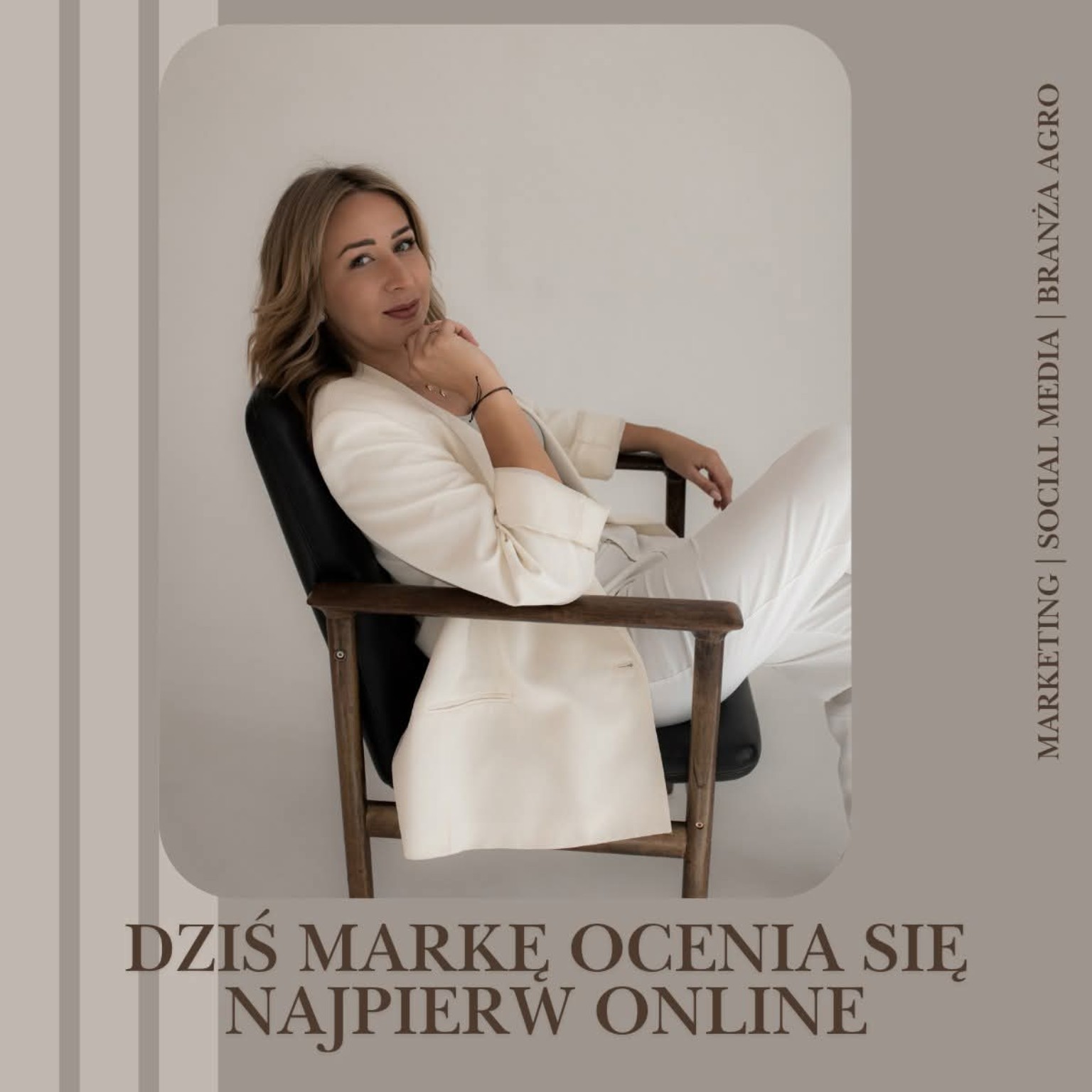 Zdjęcie wizerunkowe z hasłem o ocenie marki online